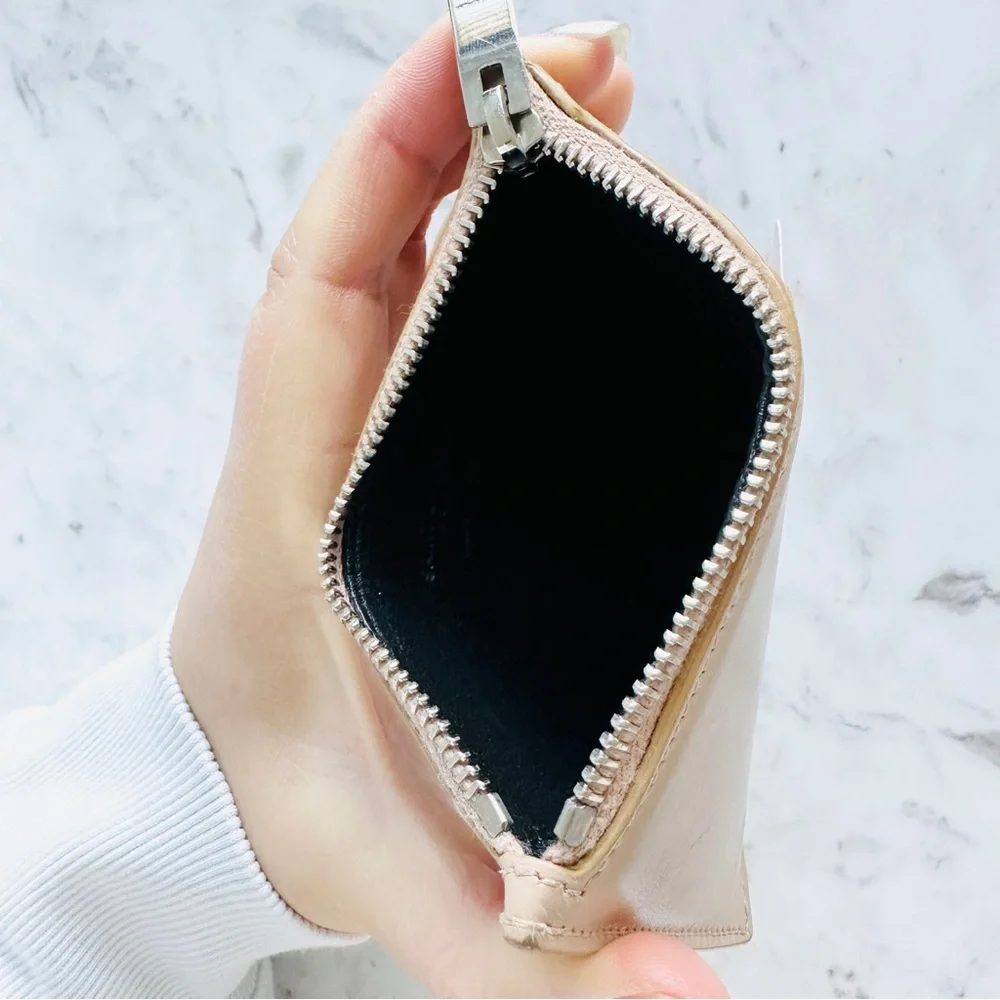 SAINT LAURENT Paris Zipped Credit Card Case in Acapulco Nude Shiny Leather - Picture 8 of 15